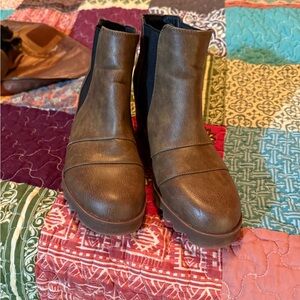 Chic Brown Platform Ankle Boots